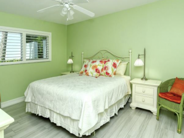 Charming Vacation Rental on Longboat Key. Call Today.